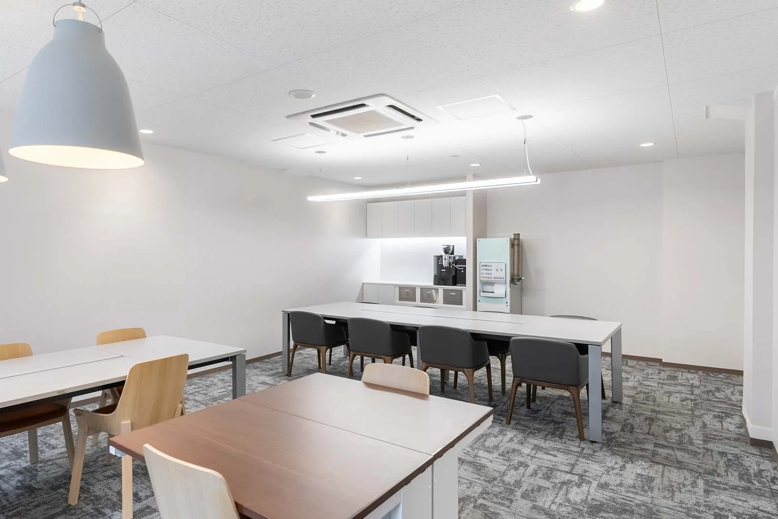 Regus TOYAMA, Denki Building、カフェテリア、Toyama