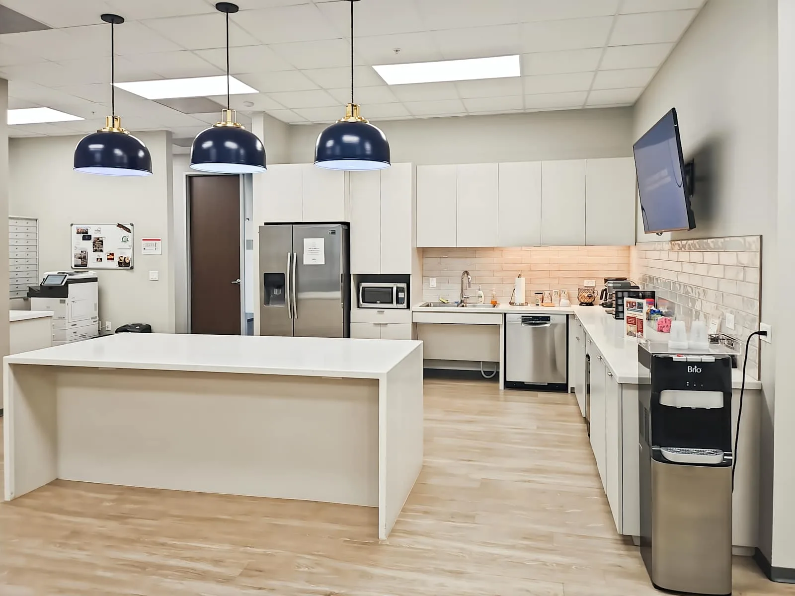 Regus TX, Conroe - Woodland Square Blvd, Kitchen, Conroe, TX