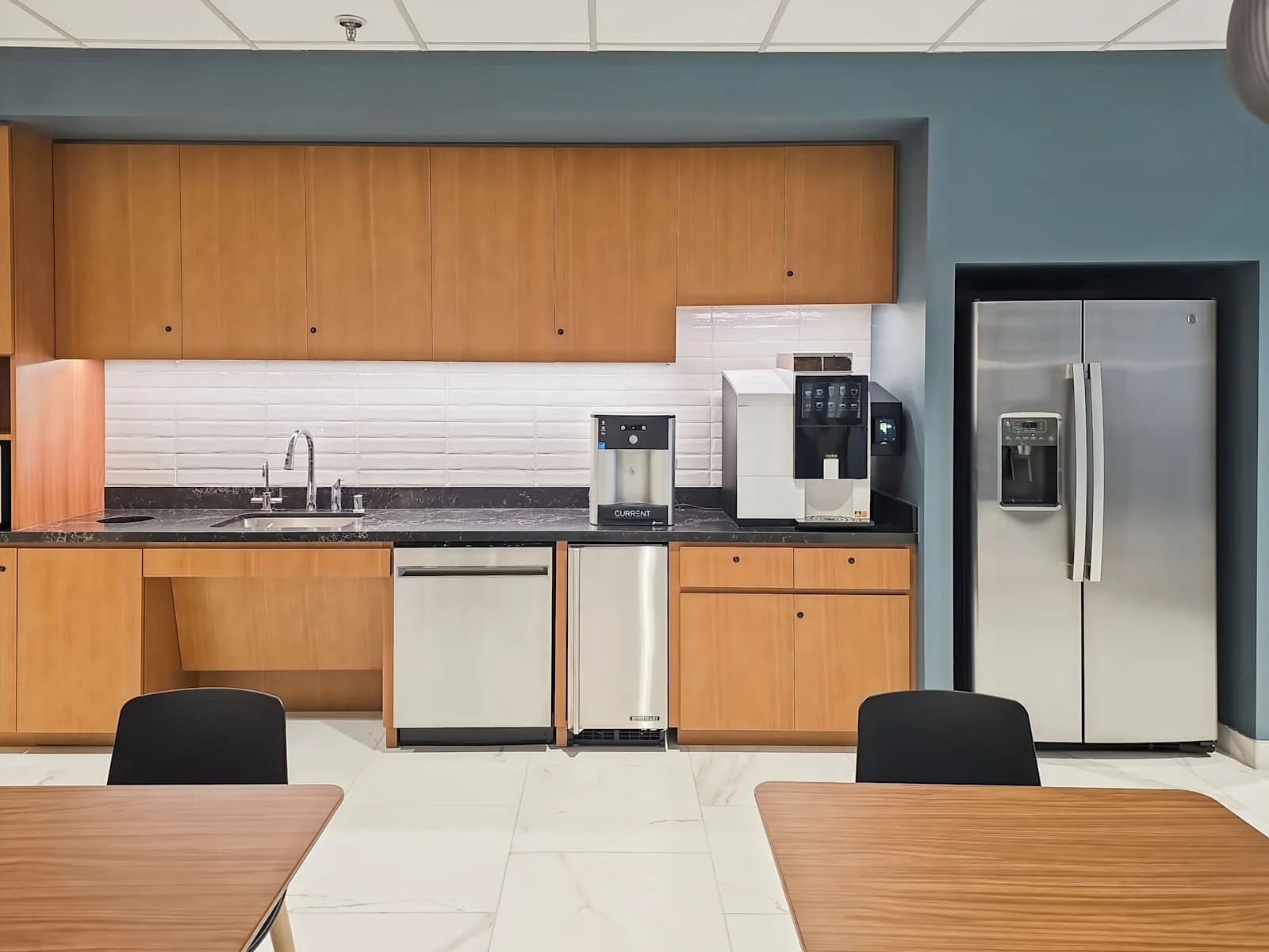 Regus TX, Dallas Downtown - Highland Park Place, Kitchen, Dallas, TX