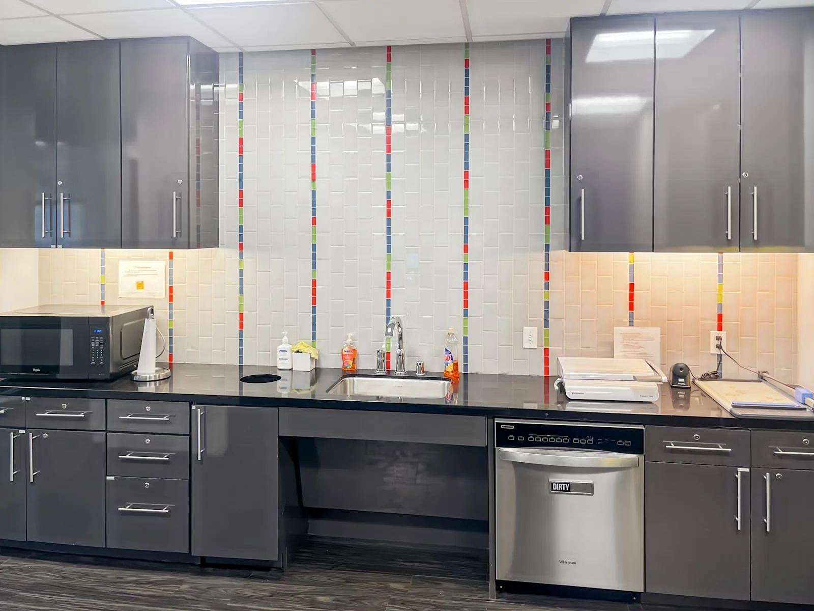 Regus TX, Dallas - Downtown Republic Center, Kitchen, Dallas, TX
