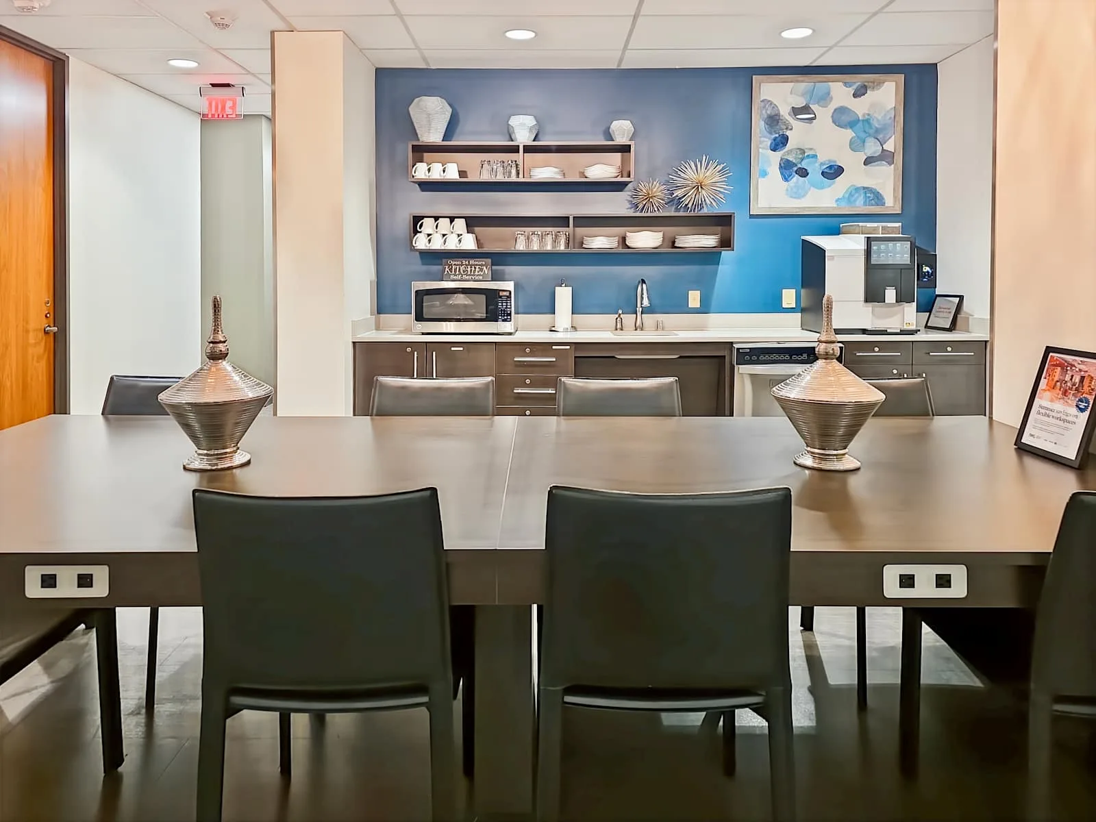 Regus TX, Dallas - Mockingbird Towers, Kitchen, Dallas, TX