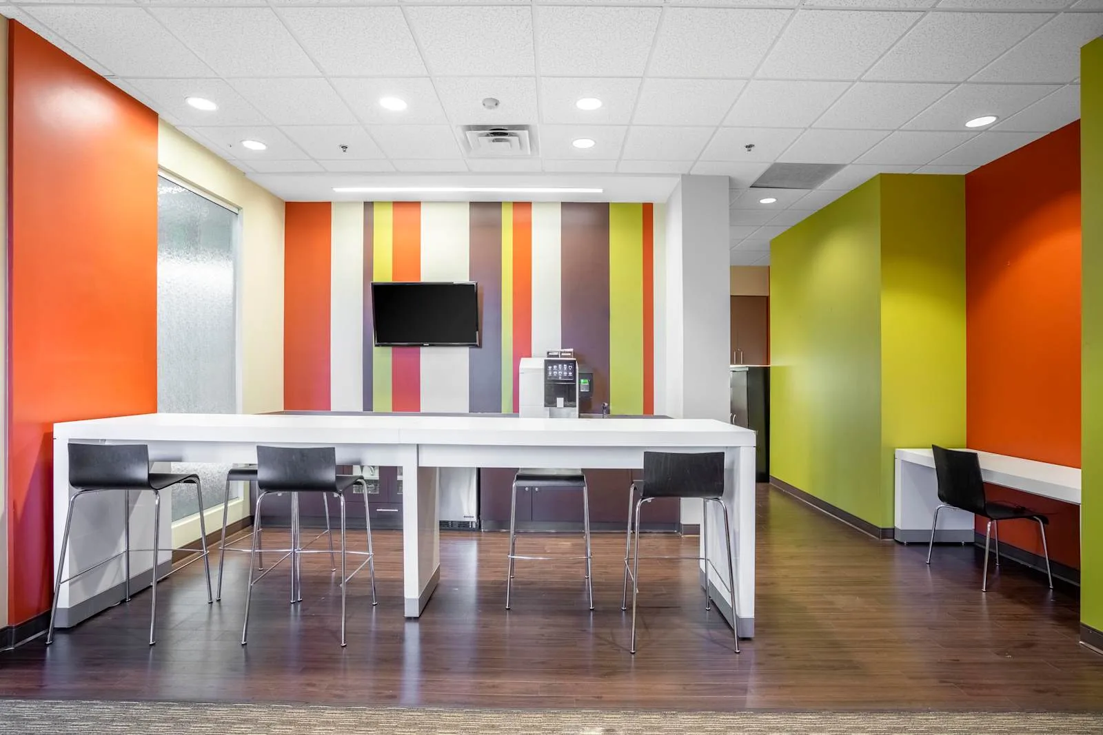 Regus TX, Fort Worth - Mercantile Plaza, Cafeteria, Fort Worth, TX