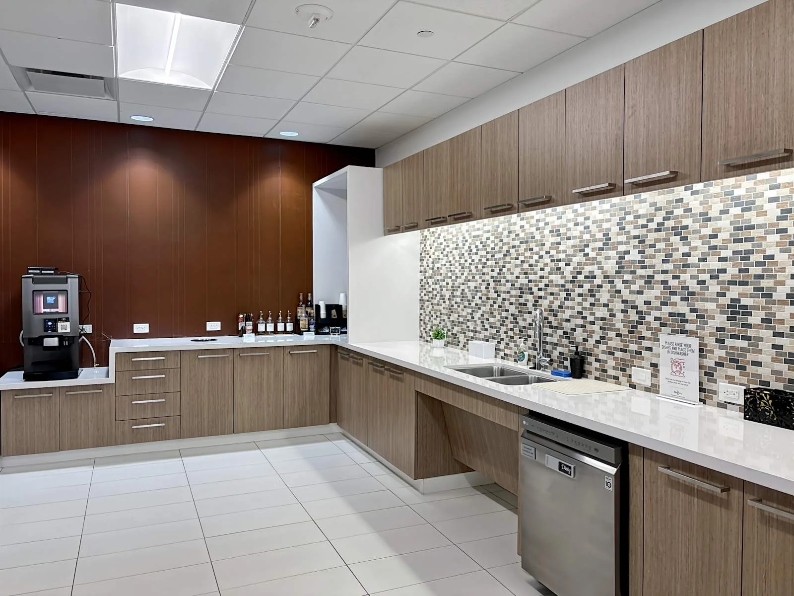 Regus TX, Houston - Energy Tower III, Kitchen, Houston, TX