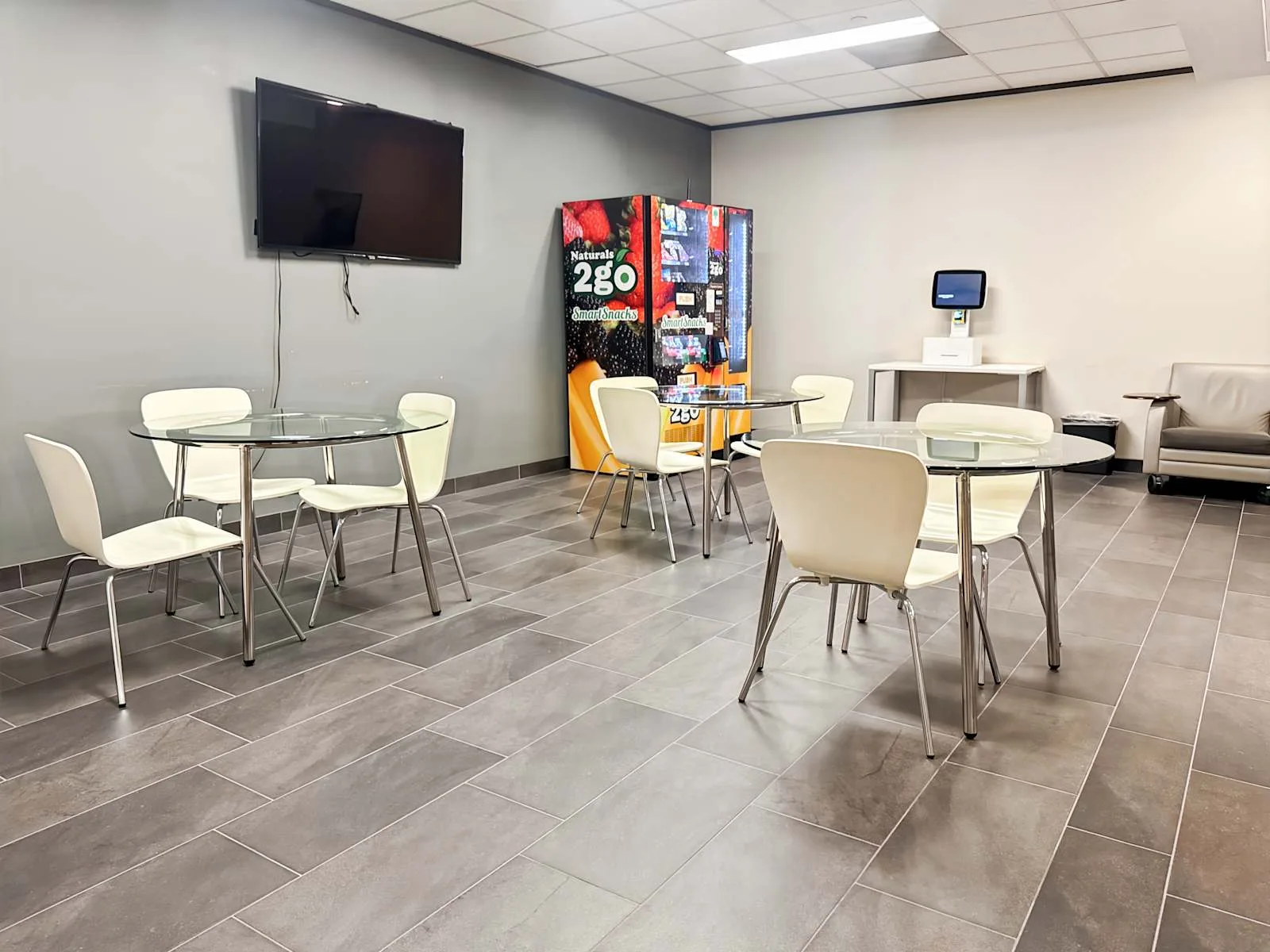 Regus TX, Sugar Land - Williams Trace, Cafeteria, Sugar Land, TX
