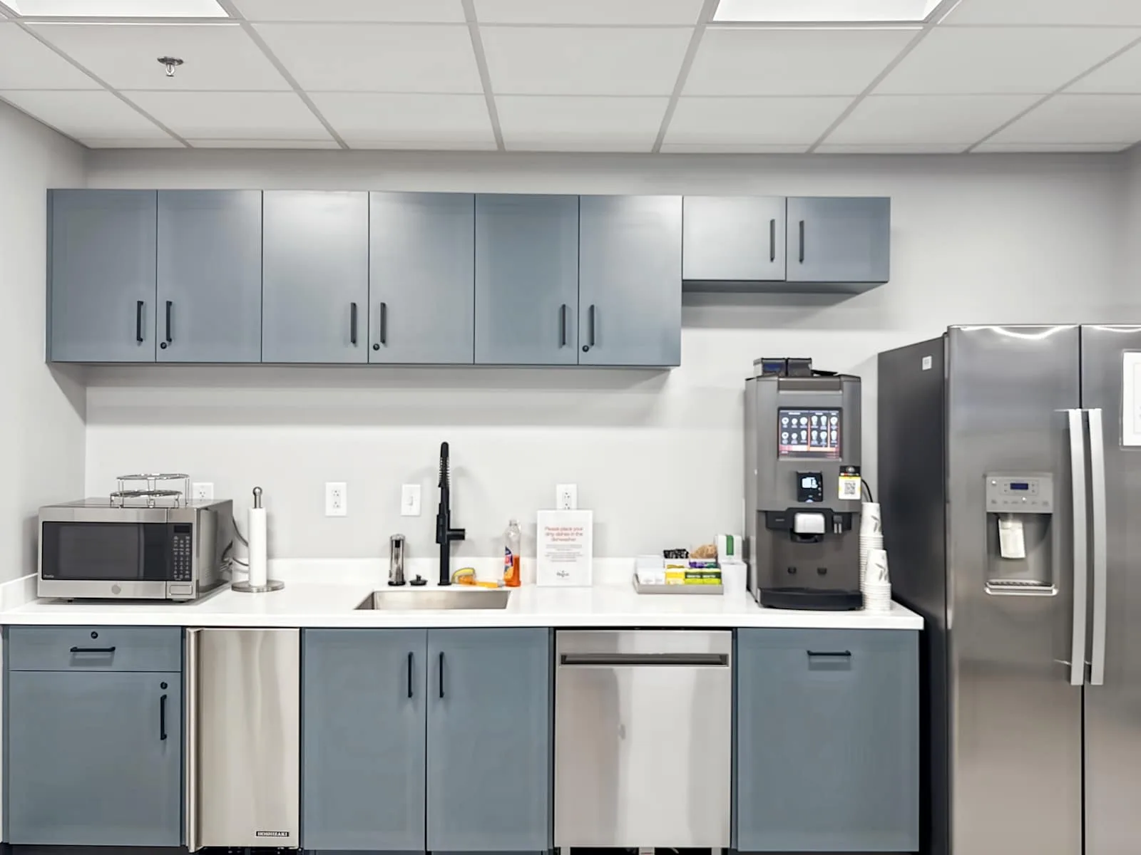 Regus VA, Virginia Beach - Constitution Dr, Kitchen, Virginia Beach, VA