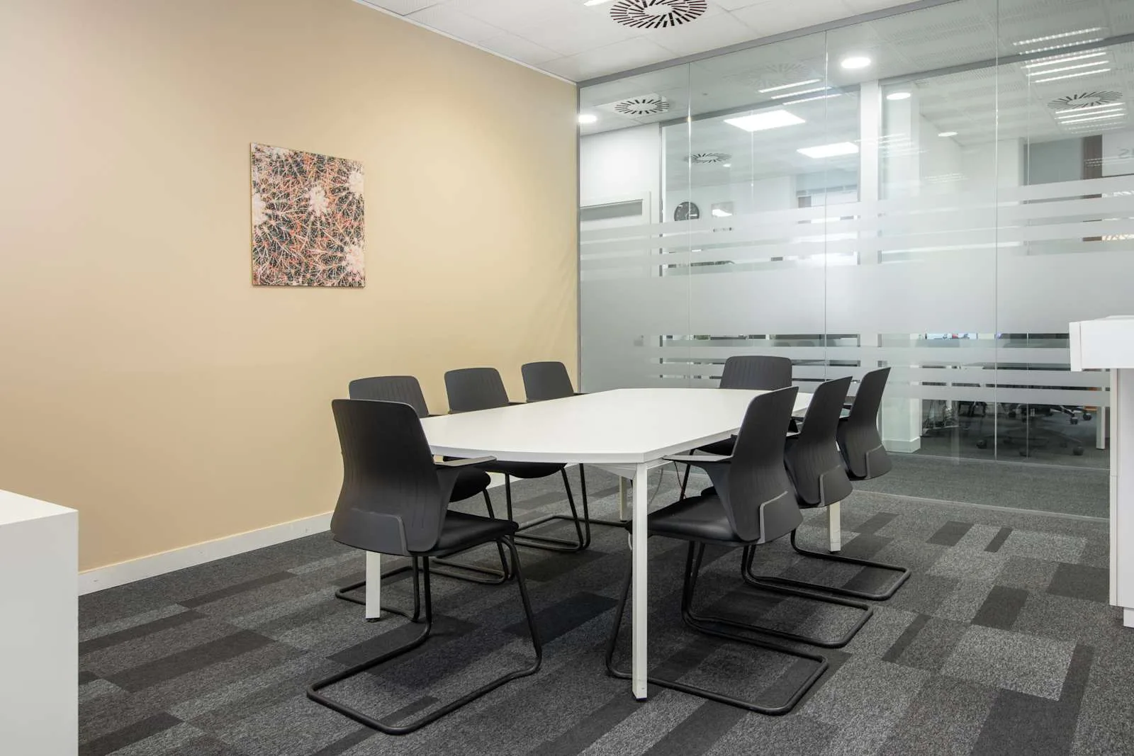Regus VALENCIA, Plaza del Ayuntamiento, Sala de reuniones para 8 personas, Valencia