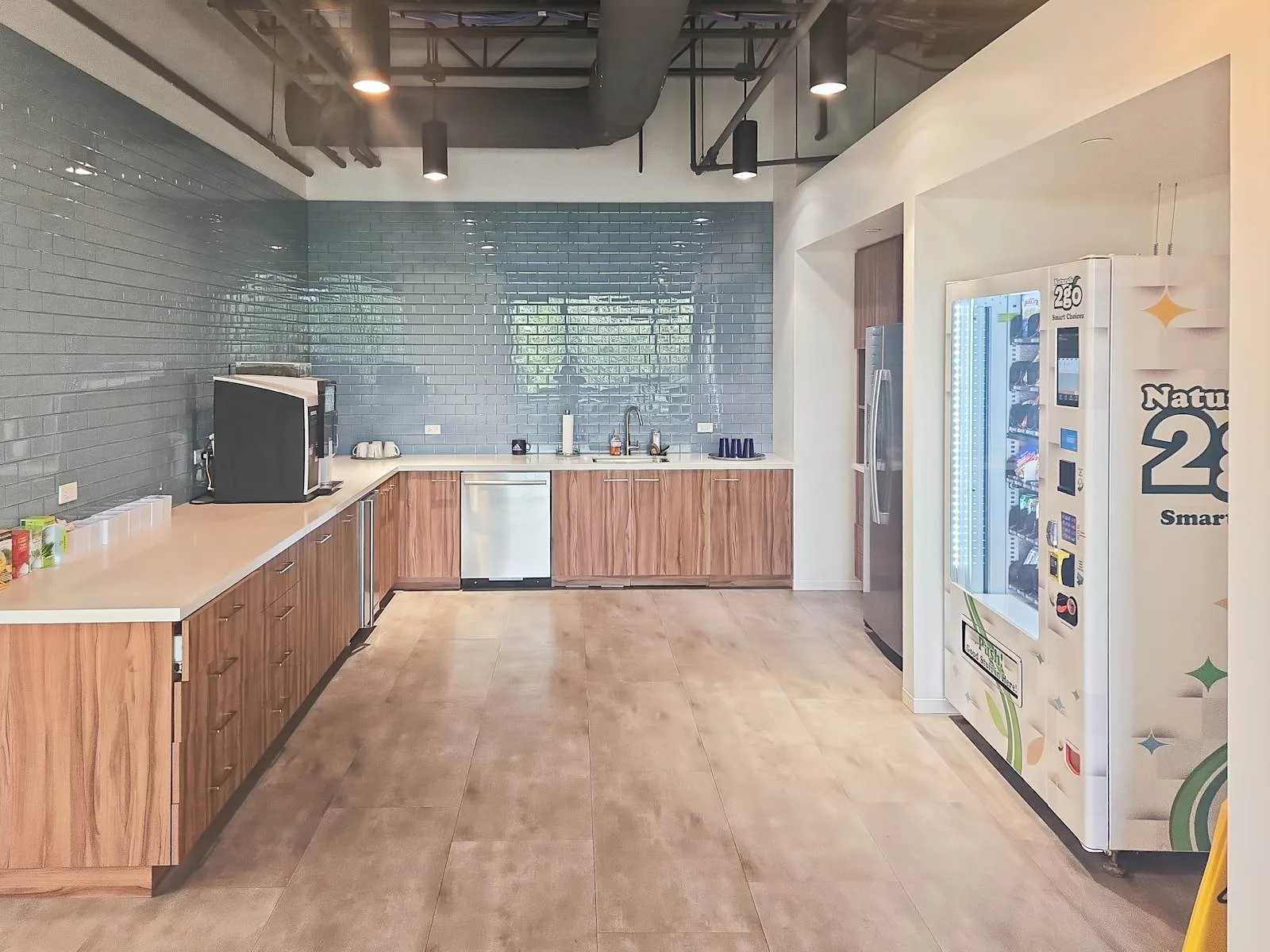 Regus IL, Vernon Hills - Lakeview Pky, Kitchen, Vernon Hills, IL