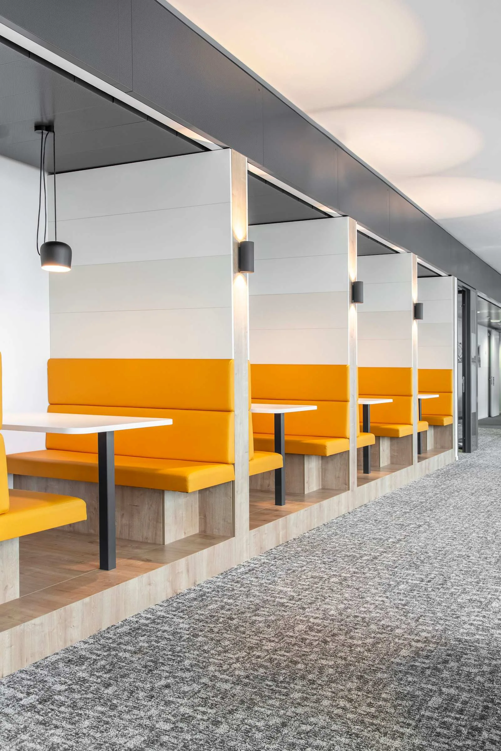 Regus VIENNA, DC Tower, Coworking space, Vienna