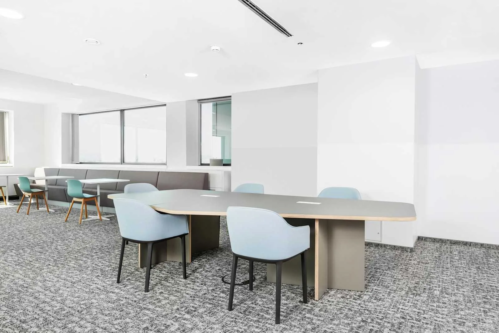 Regus VIENNA, Millennium Tower, Besprechungsraum für 6 Personen, Wien