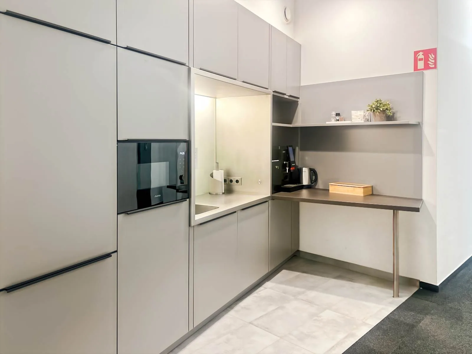 Regus VIENNA, Le Palais, Kitchen, Vienna