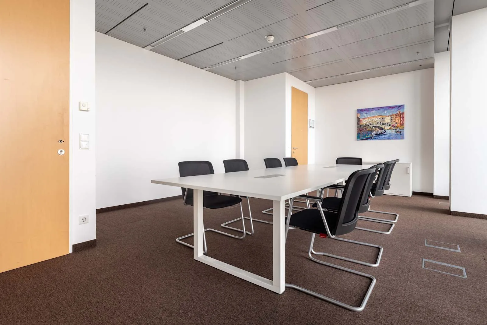 Regus VIENNA, Twin Towers, Meeting room for 8 people, Vienna