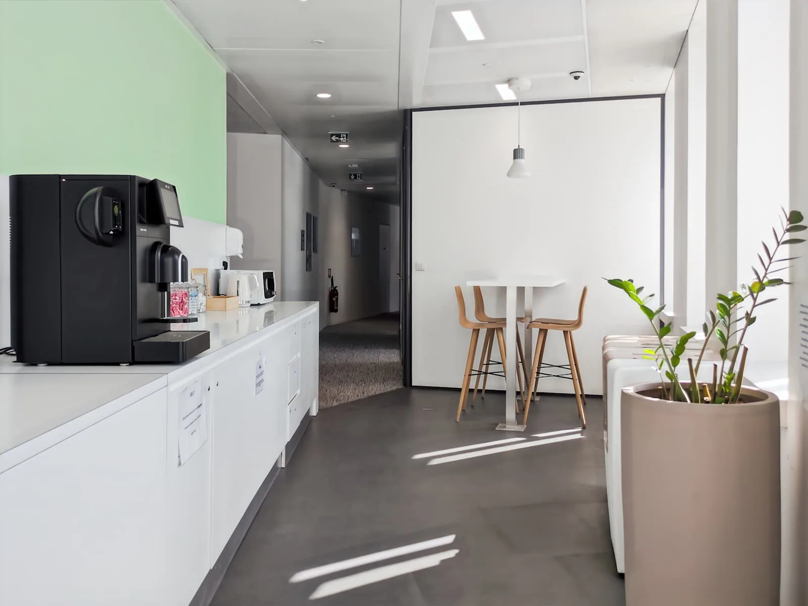 Regus VILLEURBANNE, Carré de Soie, Kitchen, Villeurbanne