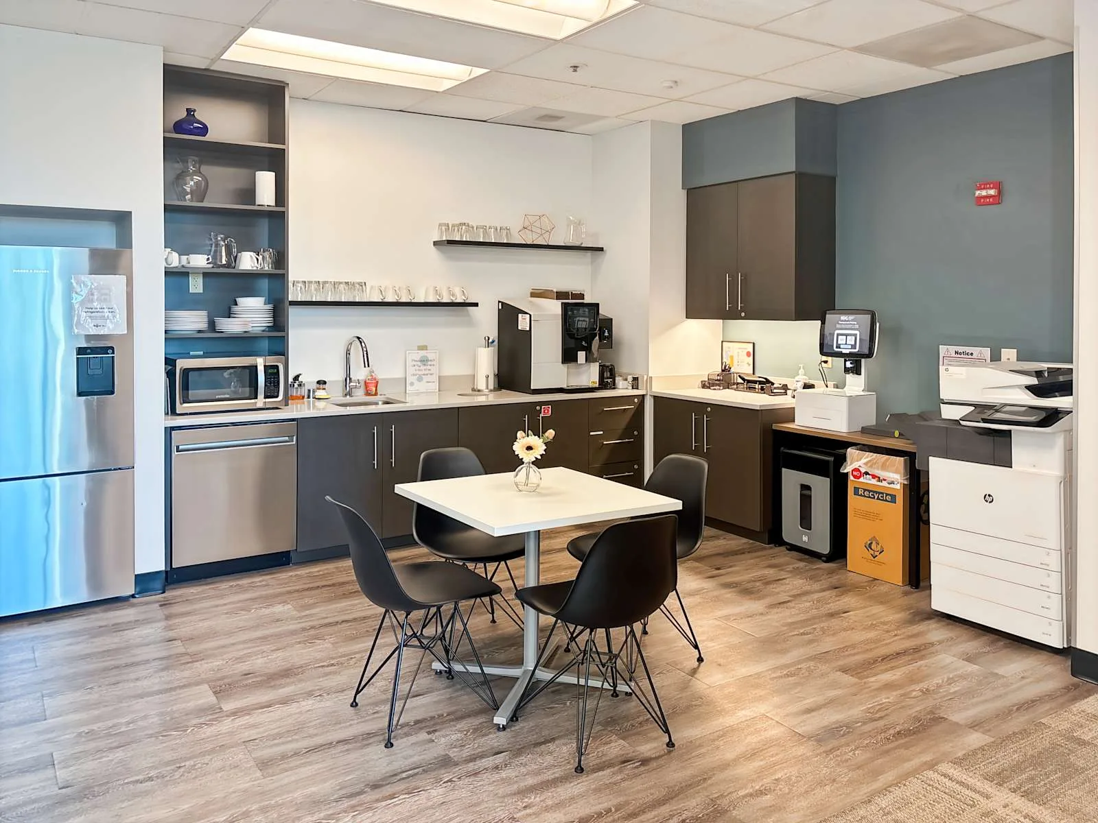Regus WA, Vancouver - ELW Building, Kitchen, Vancouver, WA