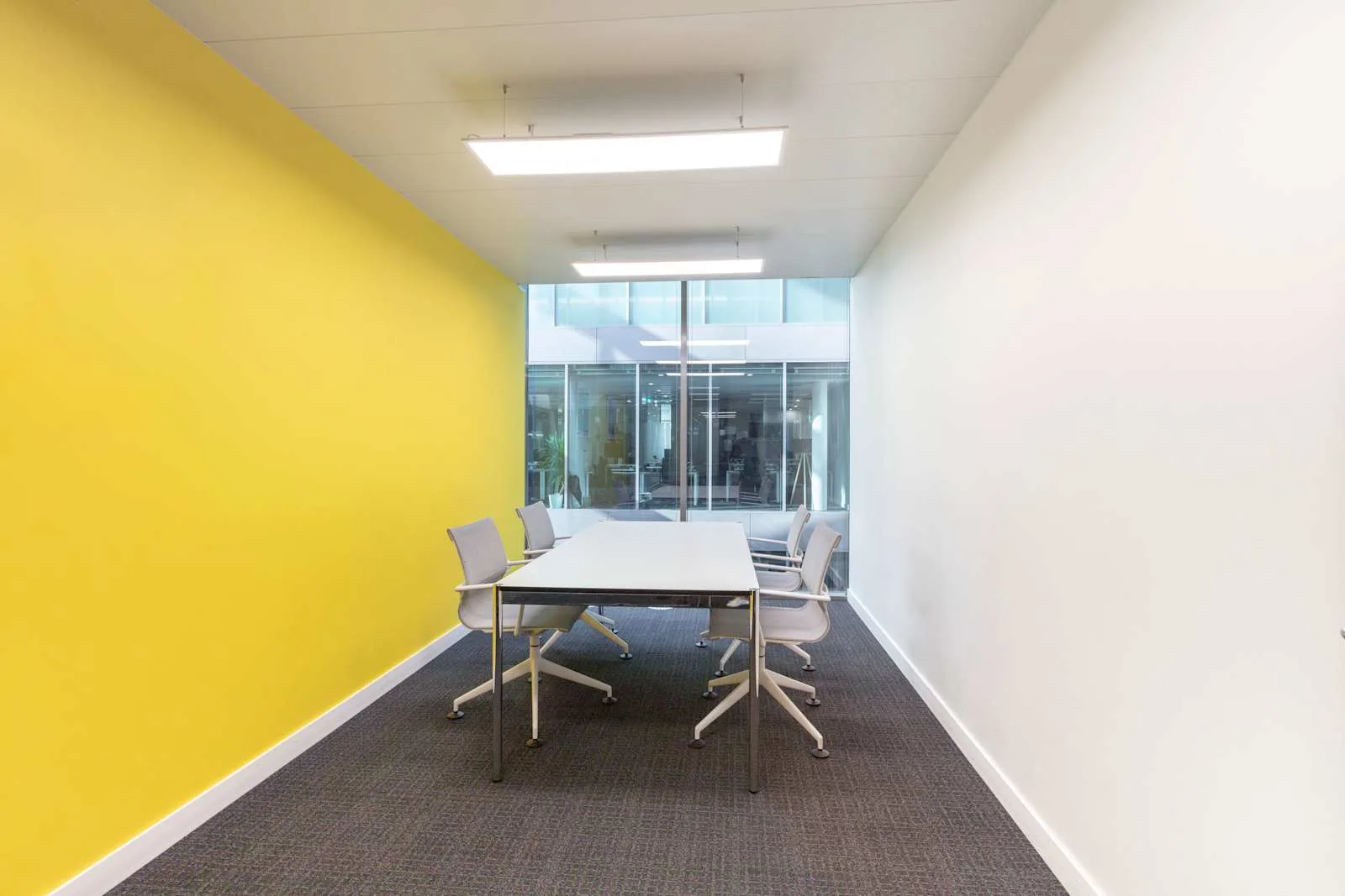 Regus WALLISELLEN, Business Park, Salle de réunion 4 personnes, Wallisellen