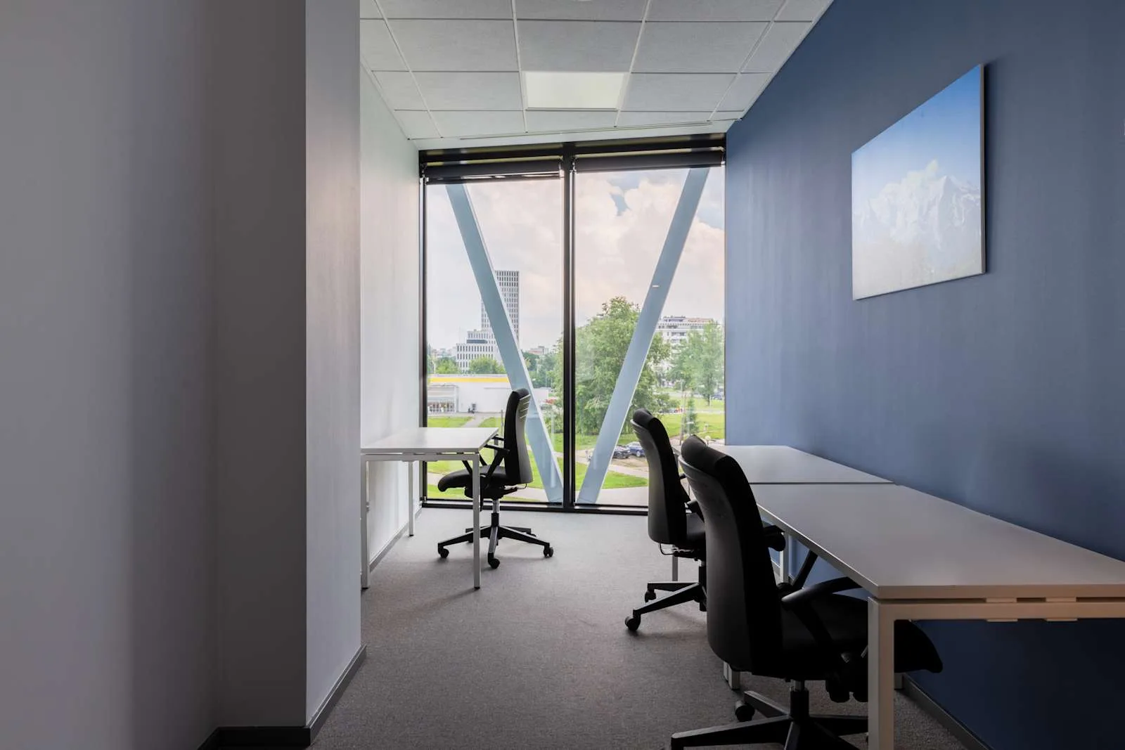 Regus WARSAW, Villa Metro Wilanowska, Private office, 3 desks, Warsaw