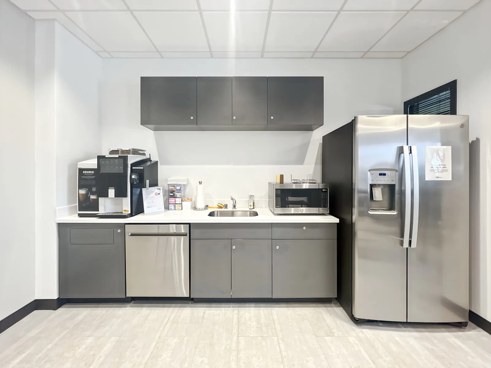 Regus WI, Delafield - Sun Valley Dr, Kitchen, Delafield, WI
