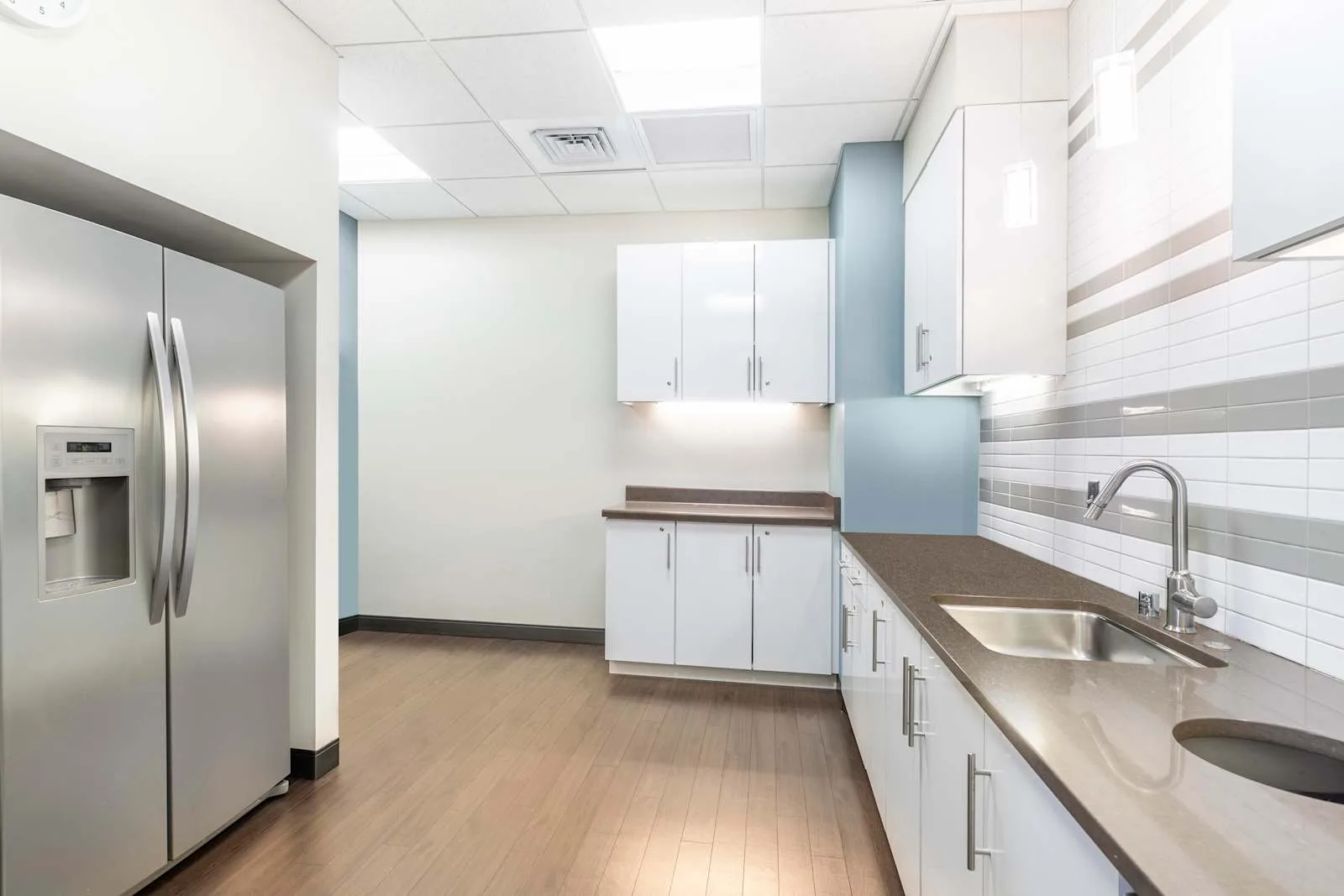 Regus WI, Madison East - Park Bank Plaza, Kitchen, Madison, WI