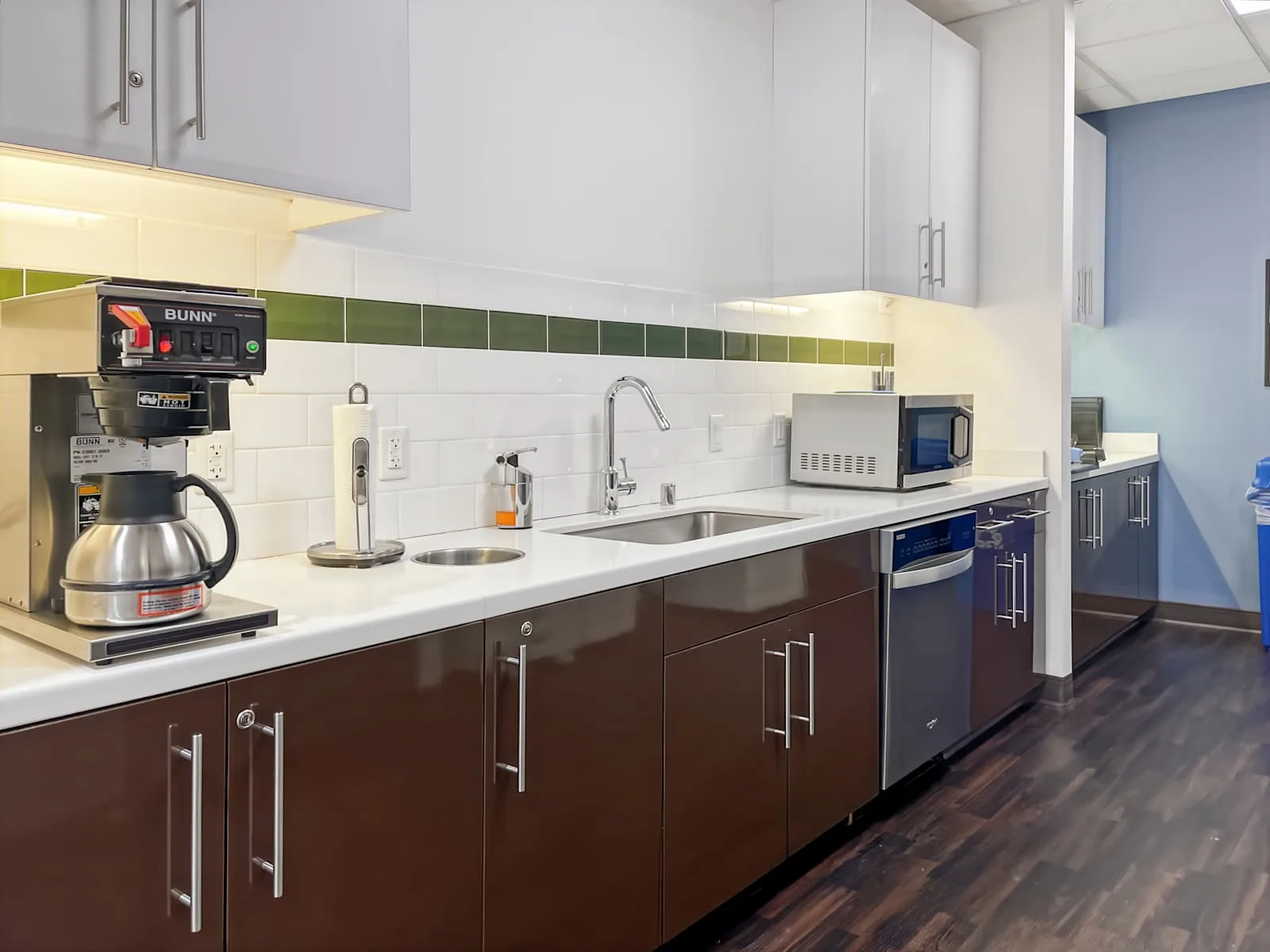 Regus WI, Milwaukee - Liberty 1 at Park Place, Kitchen, Glendale, WI