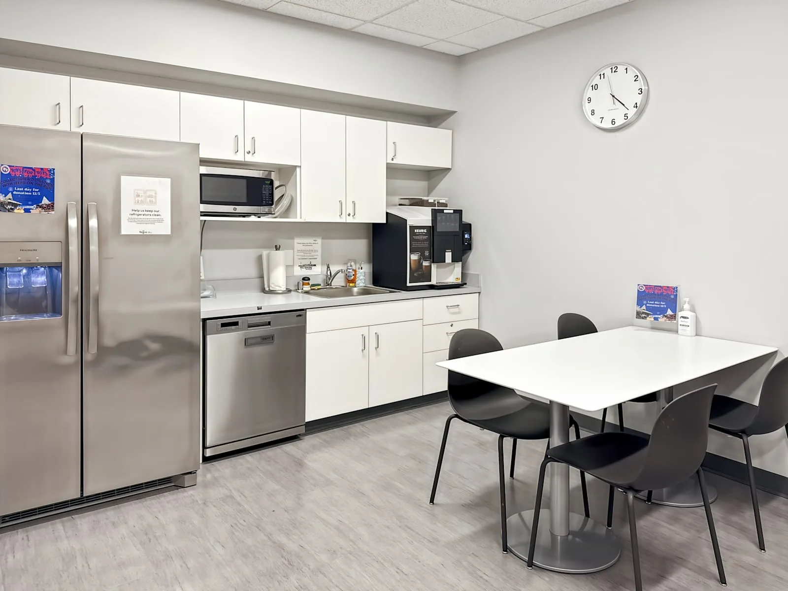 Regus WI, Wauwatosa - Honey Creek Corporate Center, Kitchen, West Allis, WI