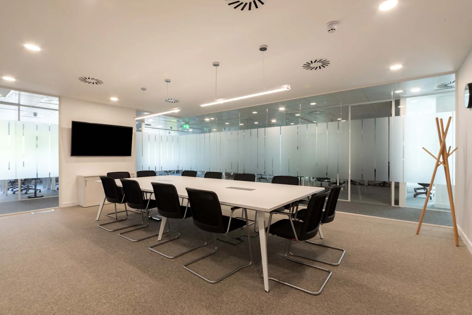 Regus Winnersh Triangle, Meeting room for 12 people, Wokingham