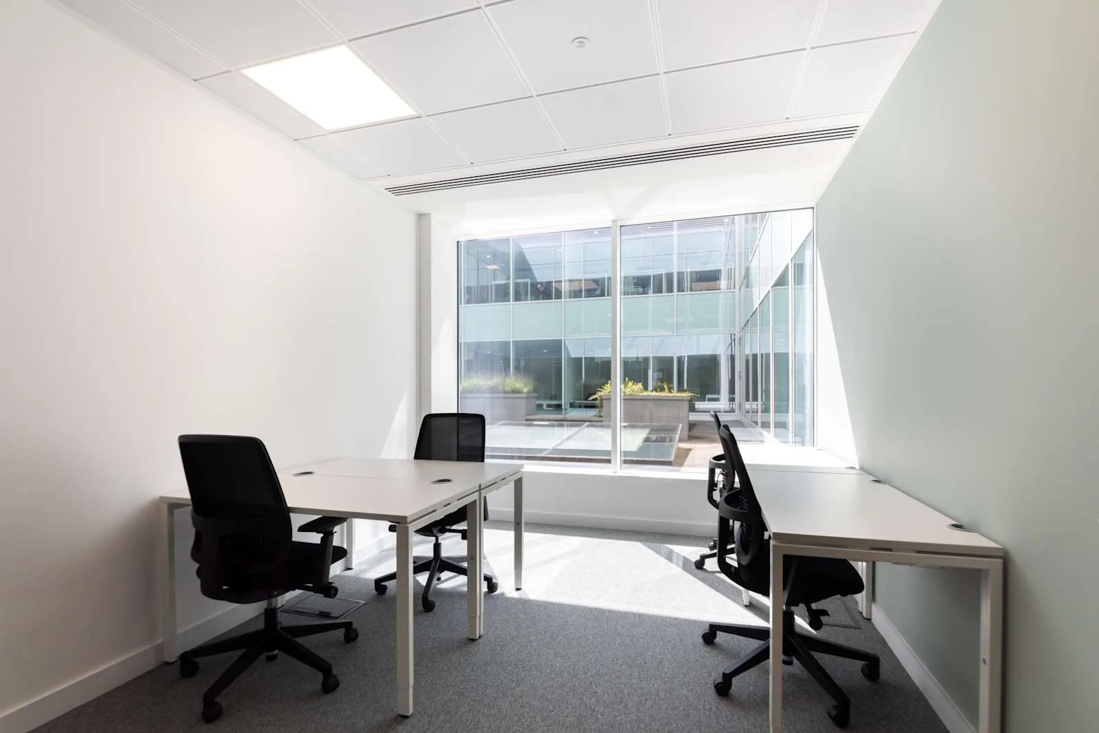 Regus Winnersh Triangle, Private office, 4 desks, Wokingham