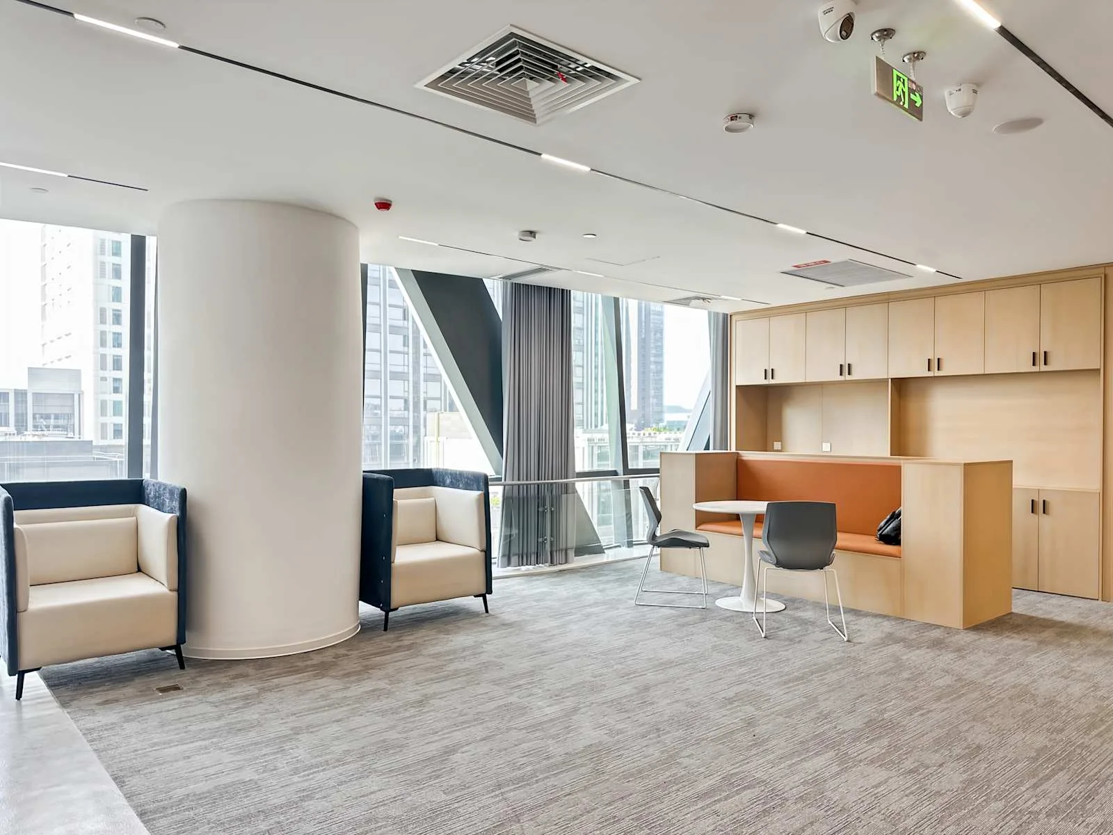 Regus Wuhan, Optics Valley Transportation Building, Lounge, Wuhan