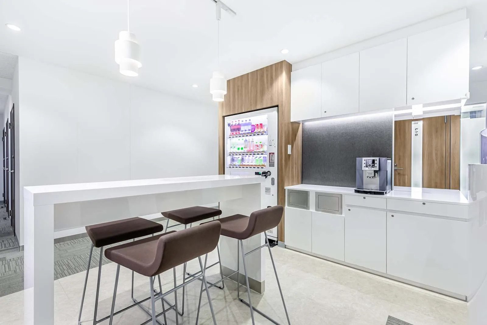 Regus YOKOHAMA, Kannai, Kitchen, Yokohama