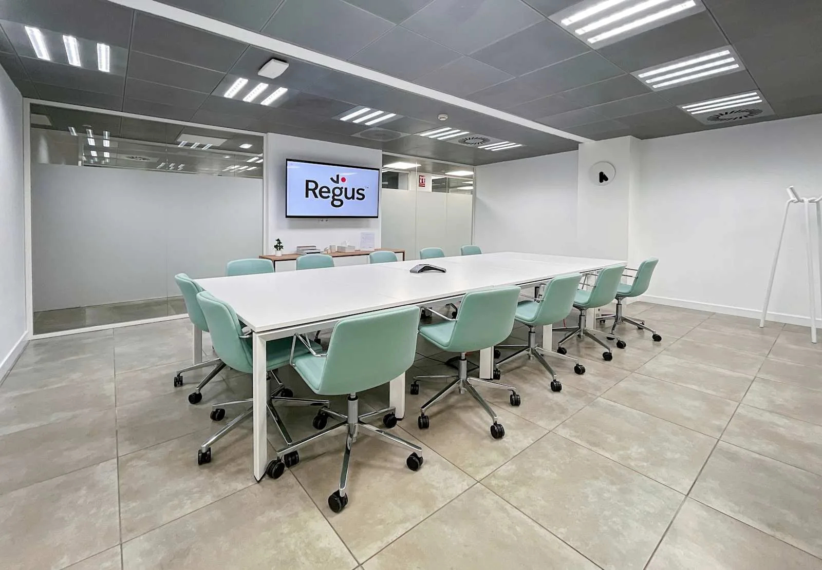 Regus Zaragoza, Alfonso I, Sala de reuniones para 12 personas, Zaragoza