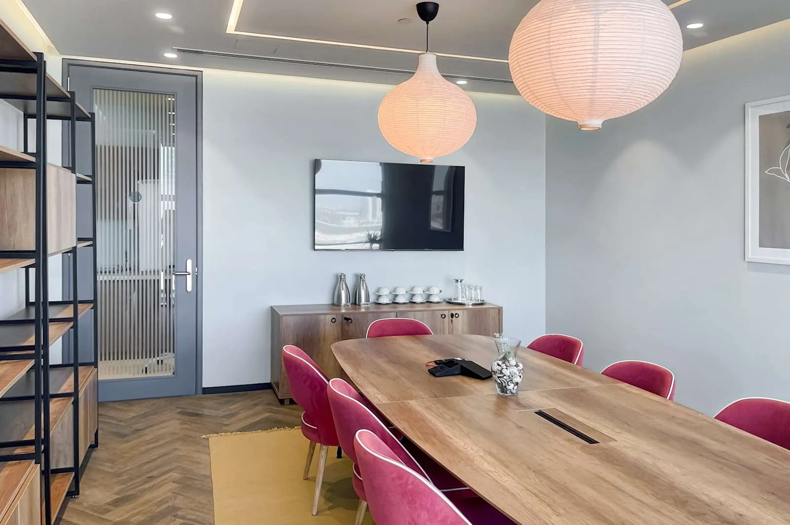 Signature Al Maqam Tower ADGM, Meeting room for 8 people, Abu Dhabi