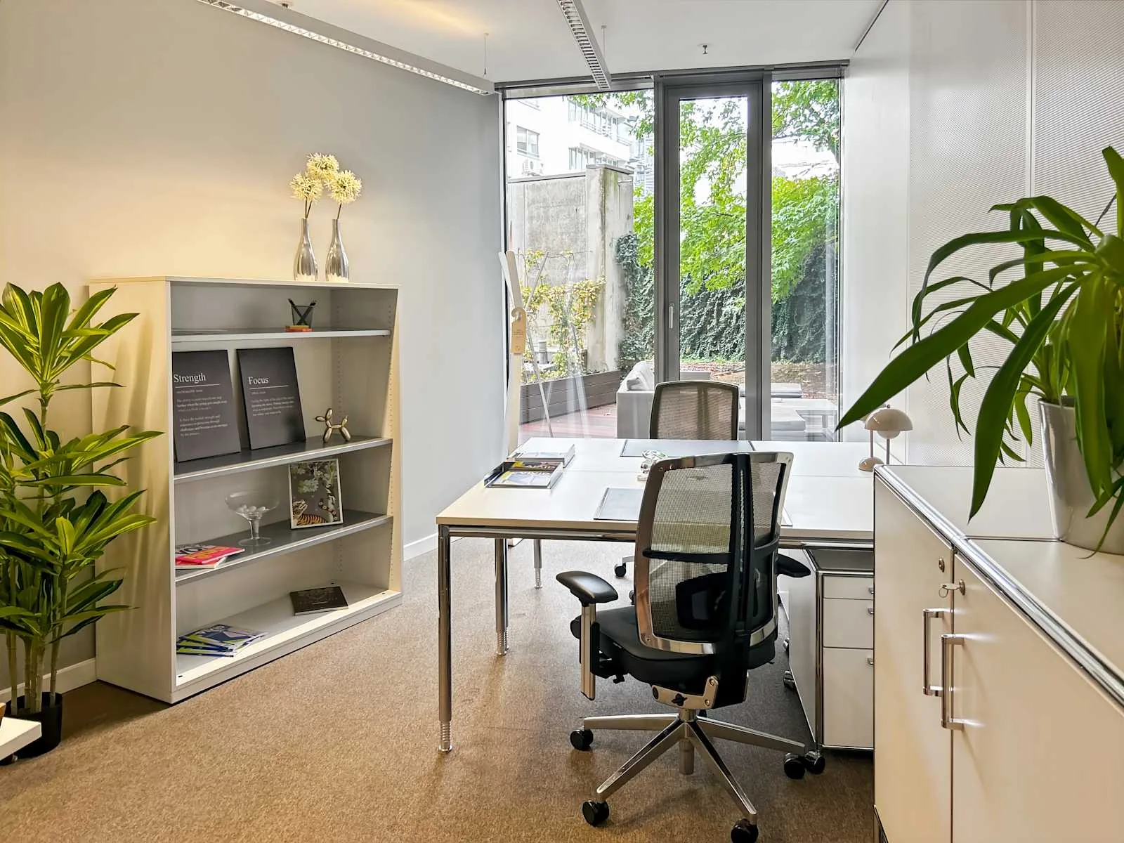 Signature DUSSELDORF, SIGNATURE Kö-Blick, Privatbüro mit 2 Arbeitsplätzen, Düsseldorf