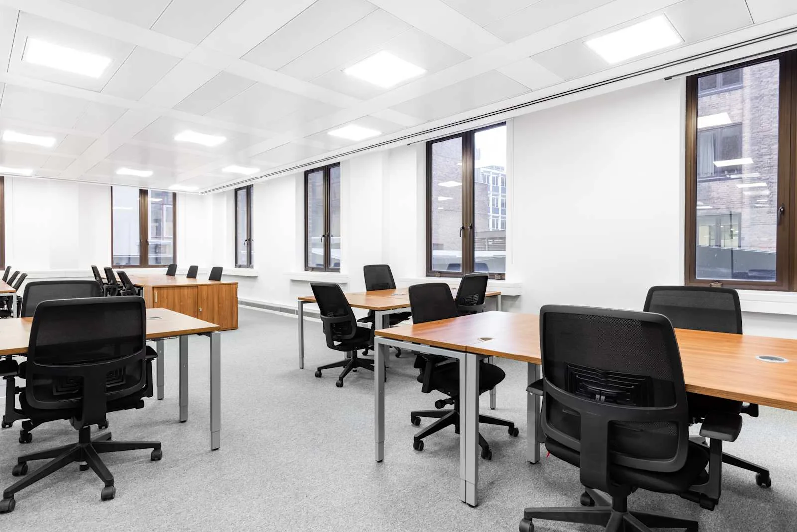 Signature LONDON, Mayfair - Berkeley Square, Open-plan office, London