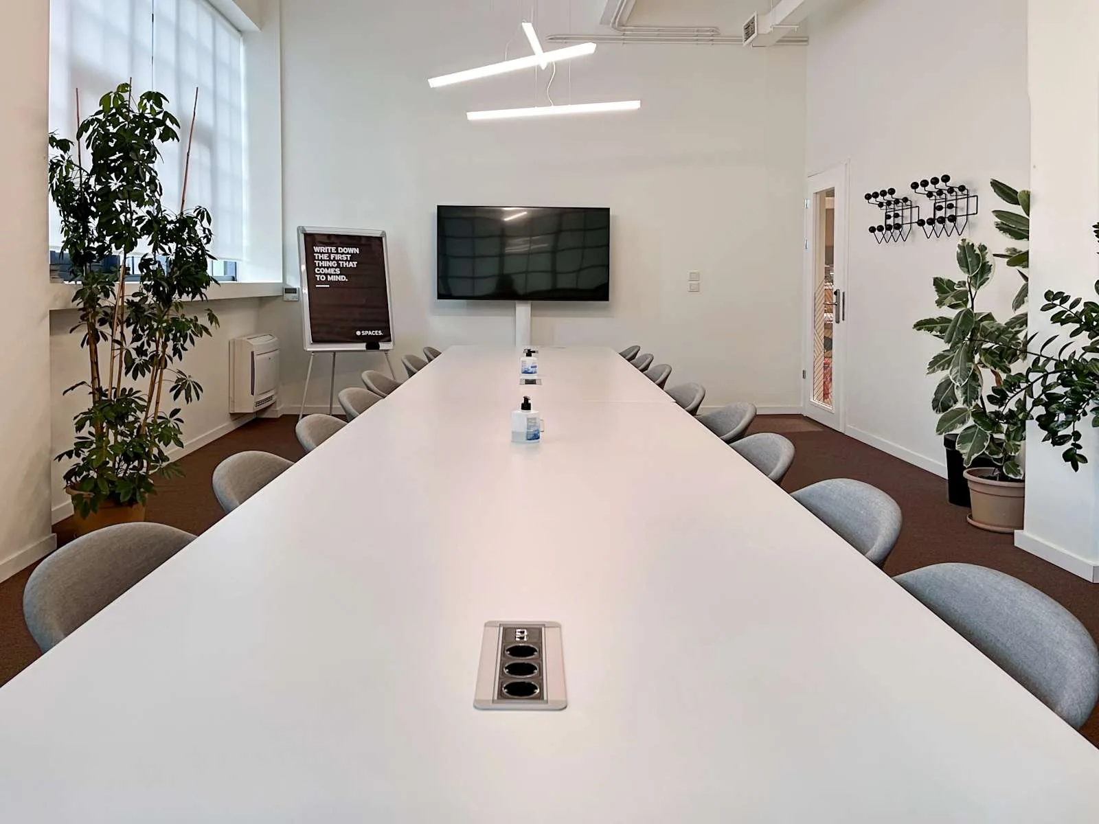 Spaces ATHENS, Spaces Theanous, Αίθουσα συσκέψεων για 16 άτομα, Αθήνα