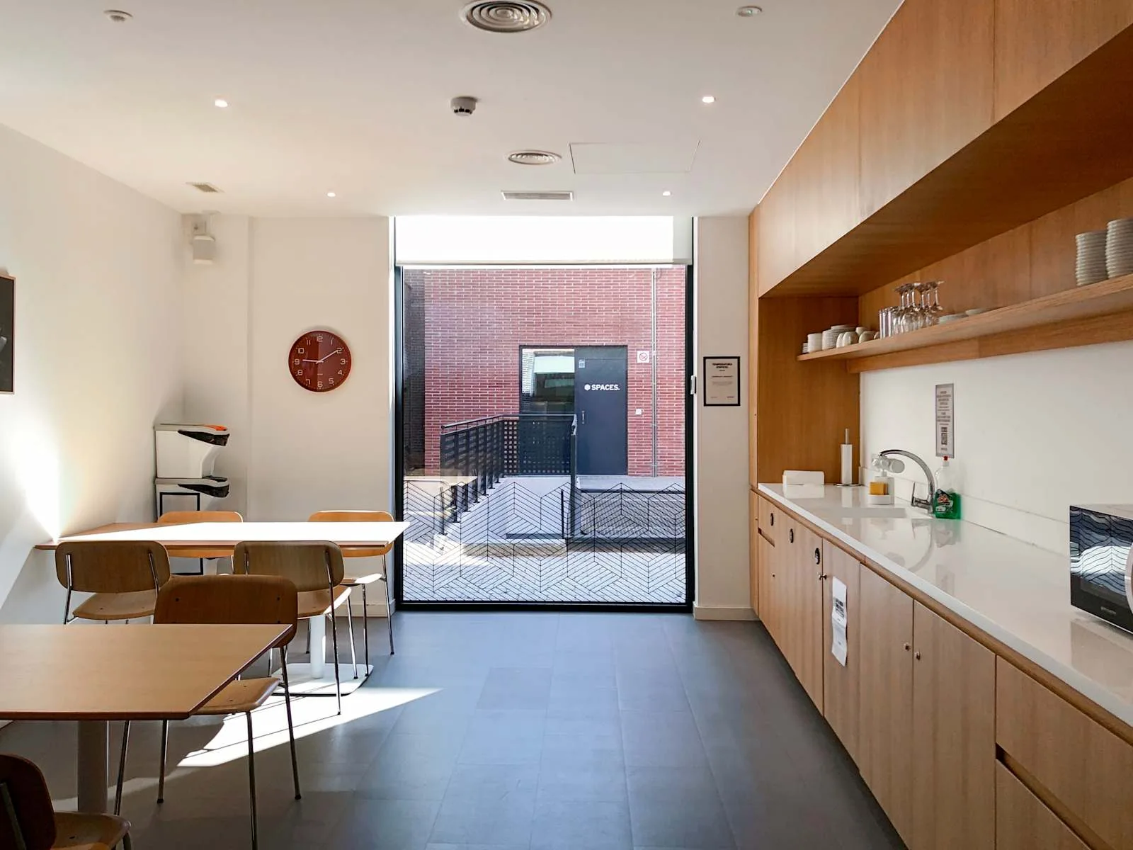 Spaces Barcelona, Spaces Passatge Mas de Roda, Cuisine, Barcelone