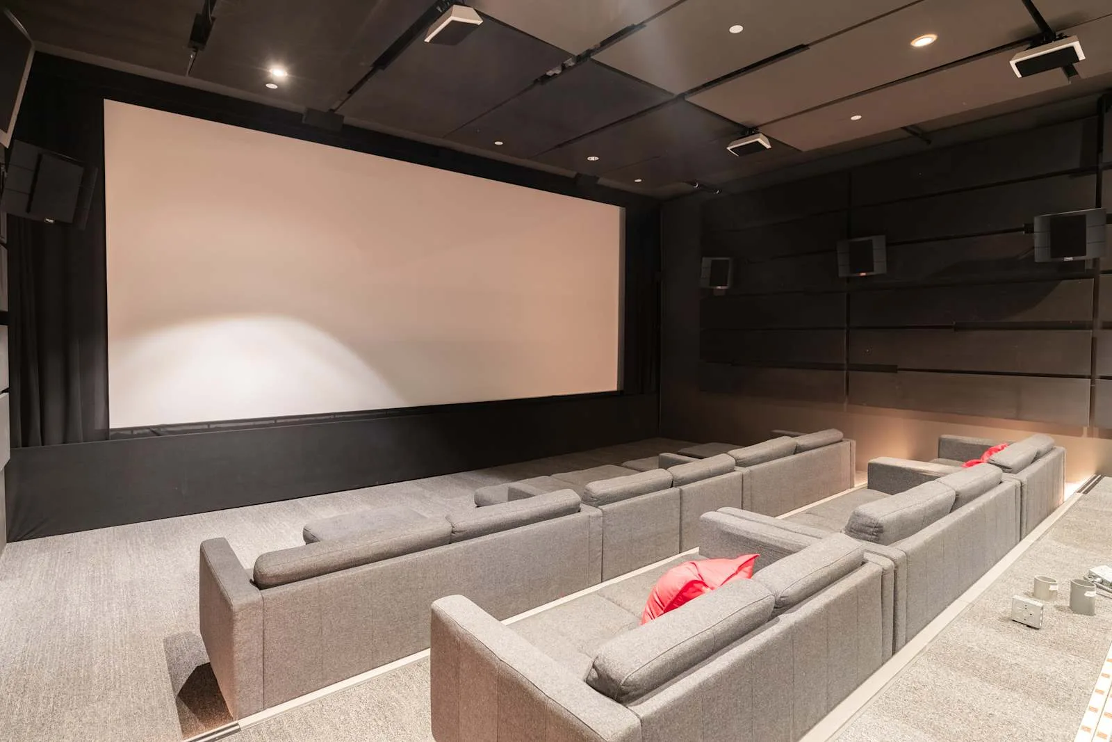 Spaces CA, Los Angeles - Spaces Hollywood, Auditorium, 12 seats, Los Angeles, CA