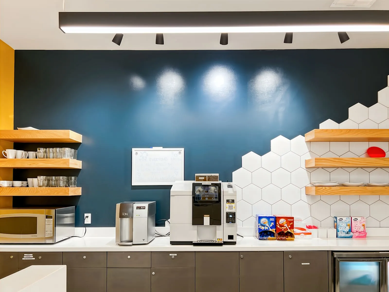 Spaces CA, Los Angeles - Spaces Santa Monica, Kitchen, Santa Monica, CA
