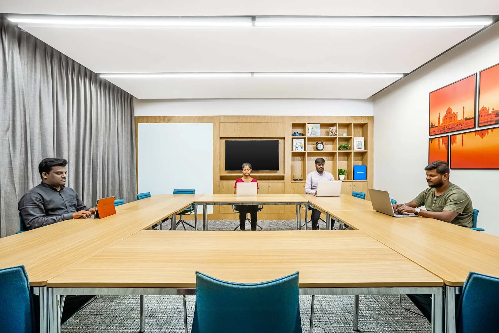 Spaces CHENNAI, Spaces Olympia, Meeting room for 12 people, Chennai