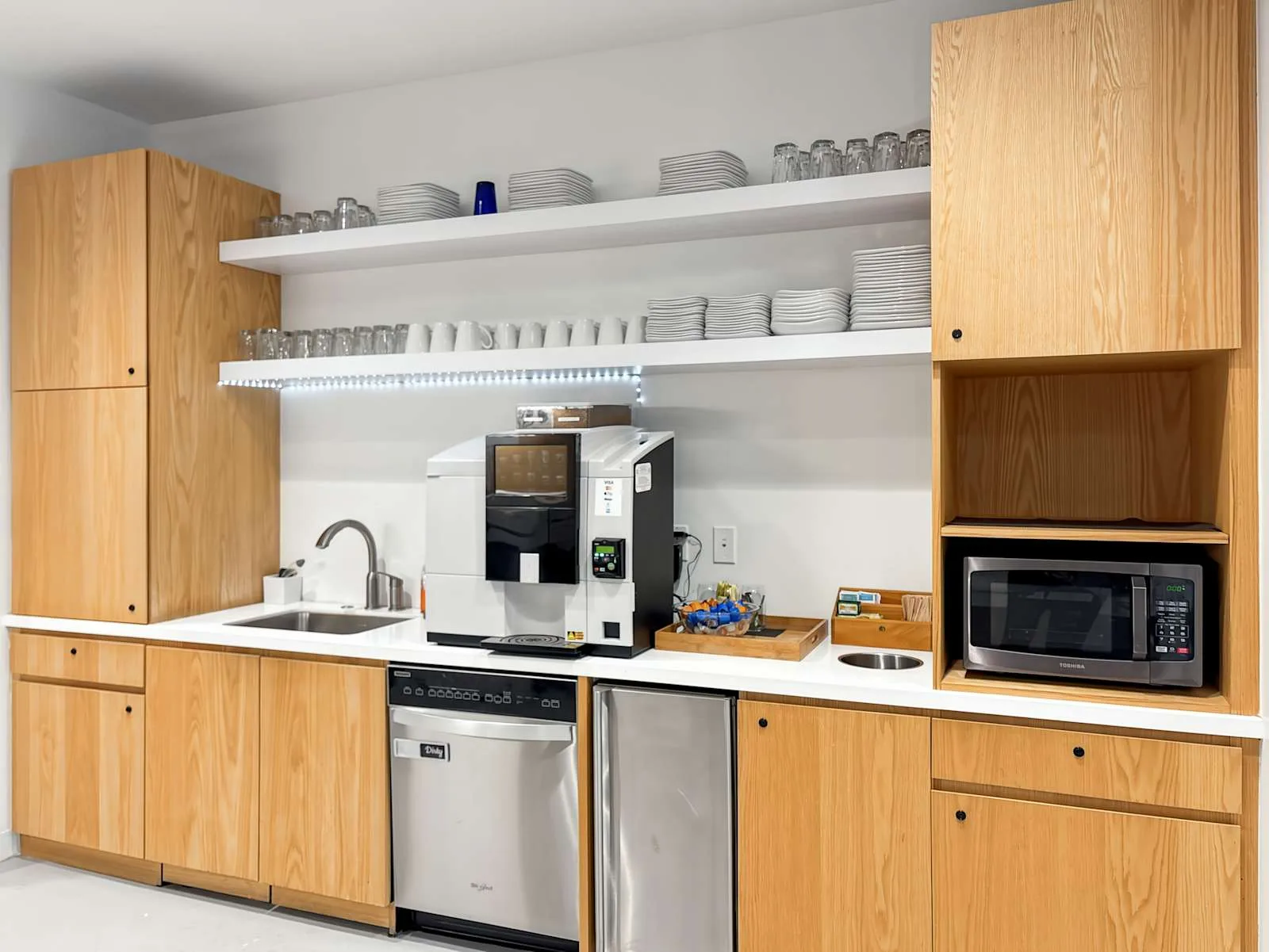 Spaces Fl, Fort Lauderdale - Spaces Las Olas Square, Kitchen, Fort Lauderdale, FL