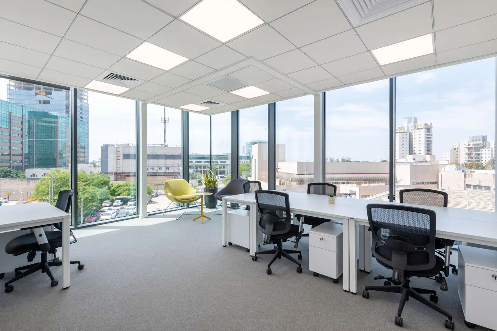 Spaces Kfar Saba, Spaces Menivim, חלל פתוח, כפר סבא