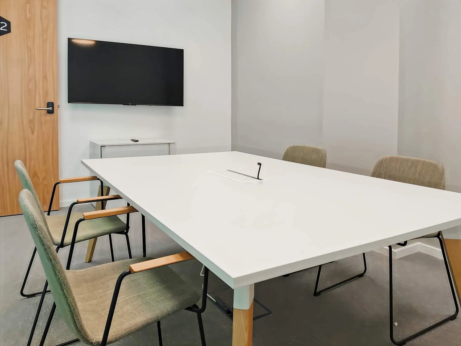 Spaces Limerick, City East Plaza, Salle de réunion 6 personnes, Limerick