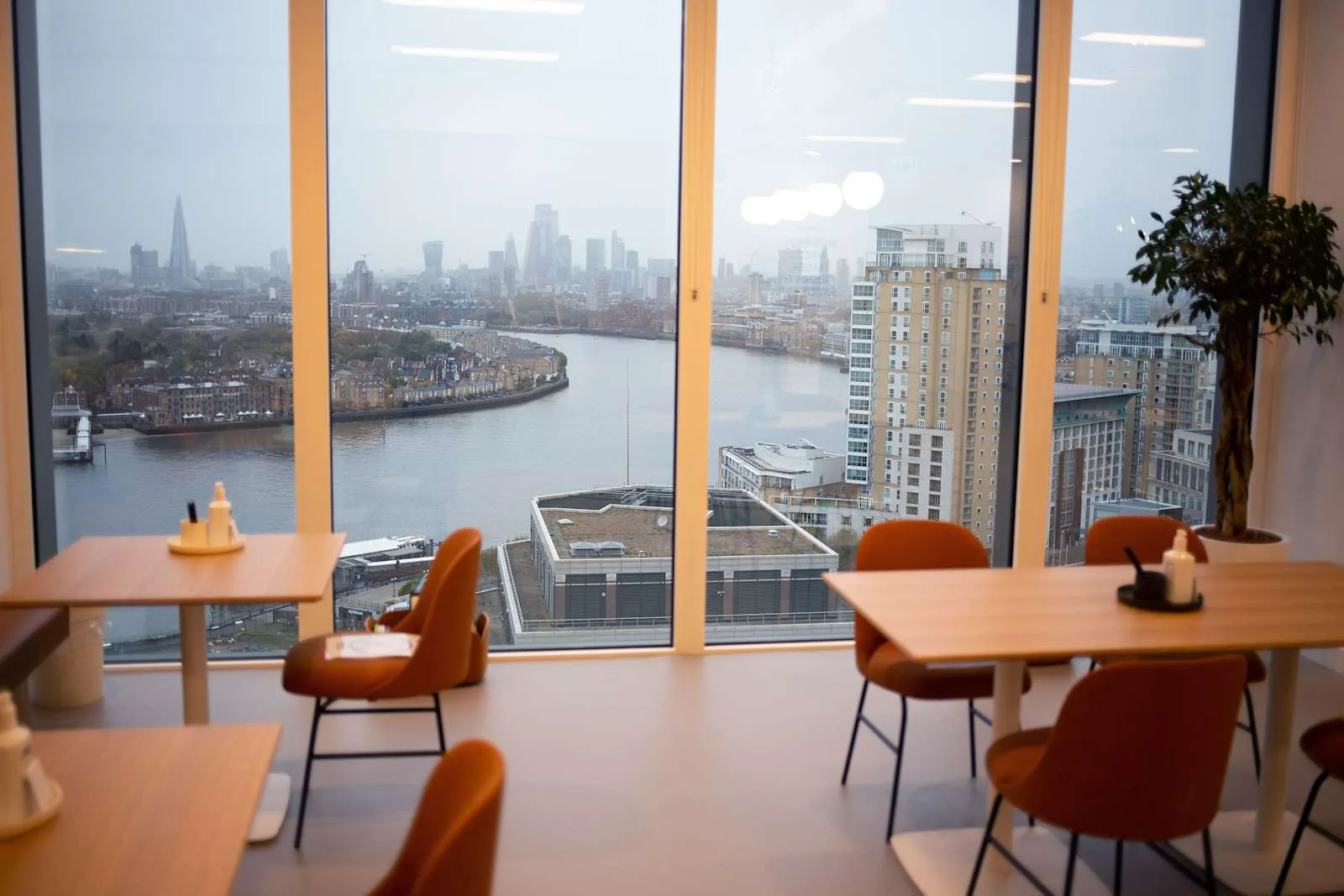 Spaces LONDON, Spaces Canary Wharf, Cafétéria, Londres