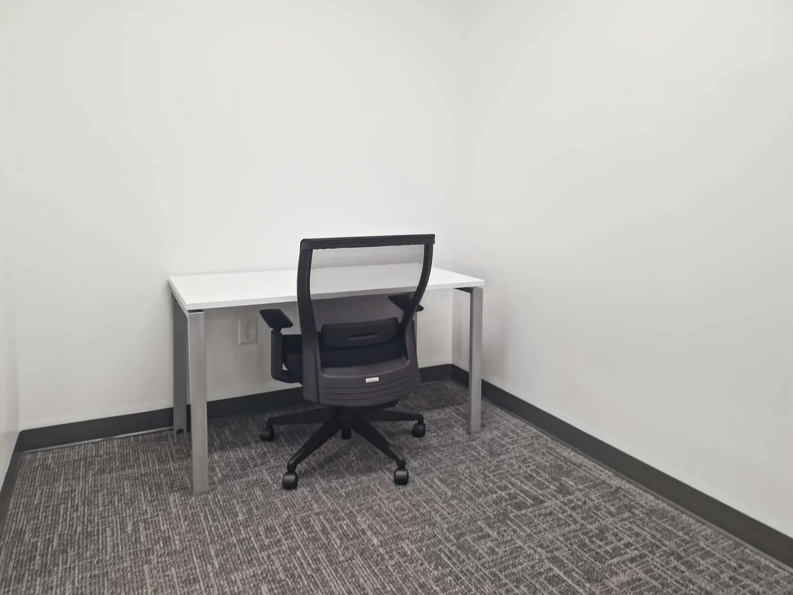 Spaces MD, Hunt Valley - Schilling Circle, Private office, 1 desk, Hunt Valley, MD