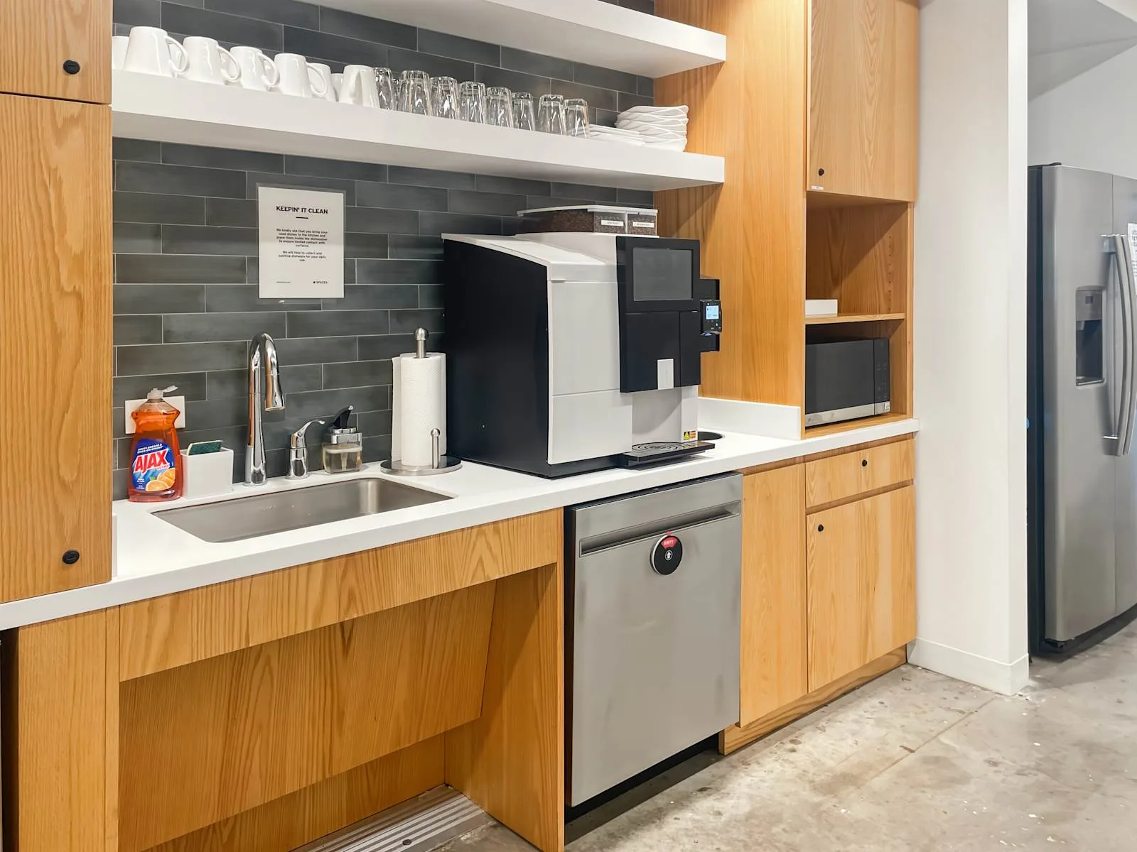 Spaces TX, Houston – Spaces Downtown Greenstreet, Kitchen, Houston, TX