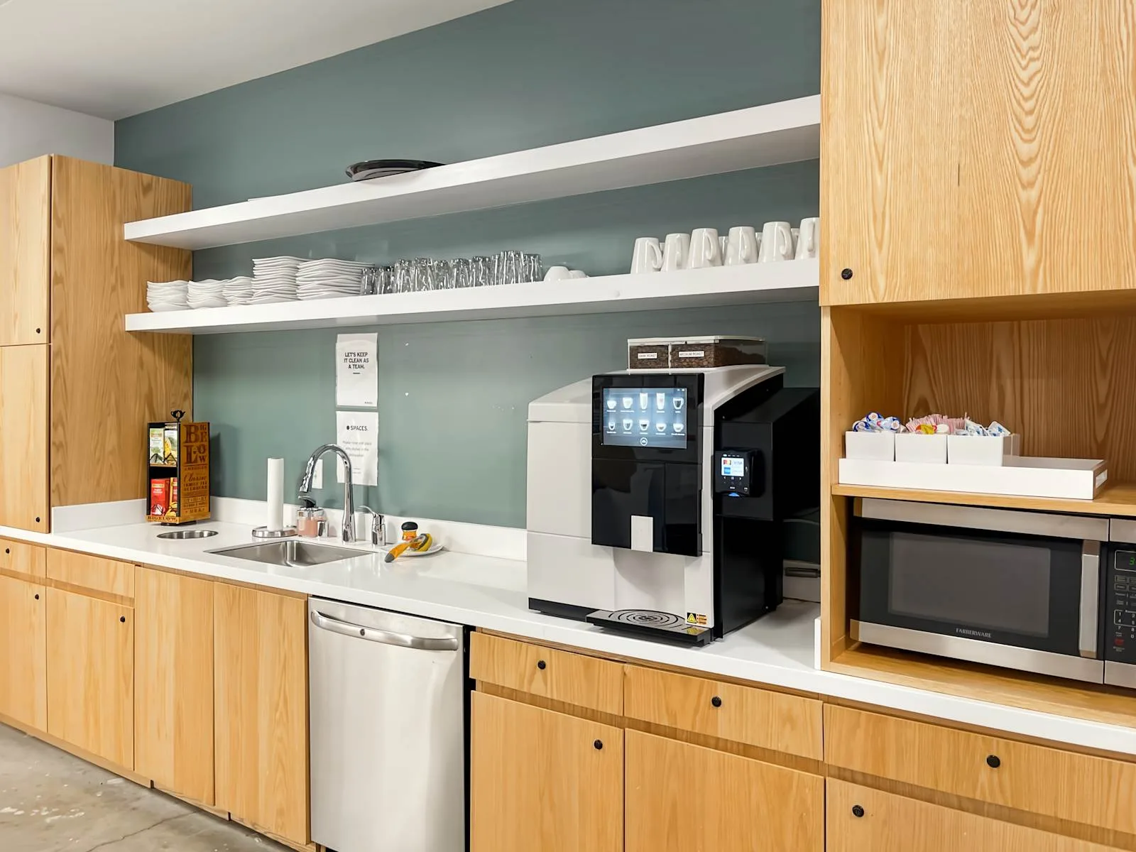 Spaces WI, Milwaukee - Spaces North Water Street, Kitchen, Milwaukee, WI
