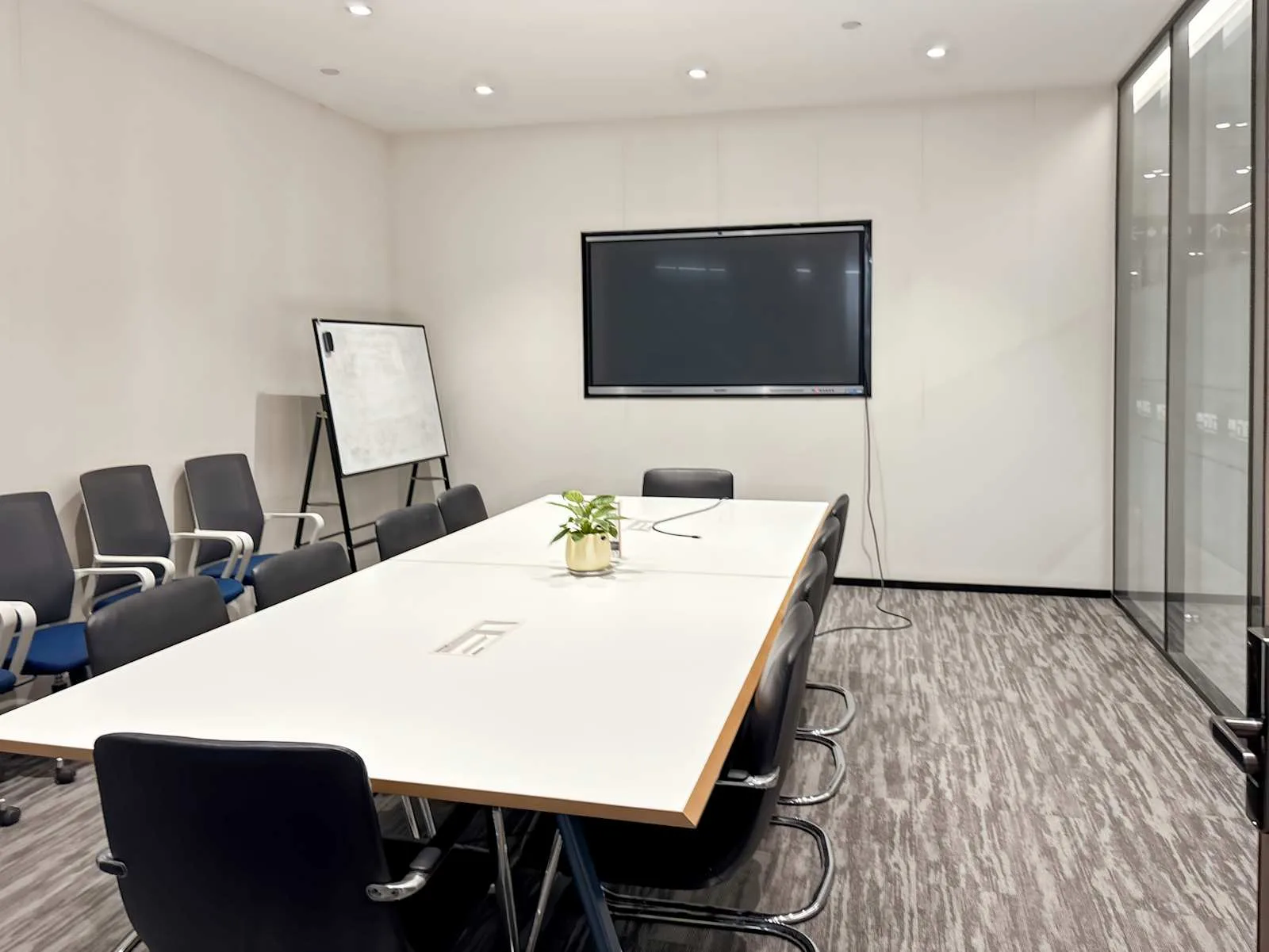 Spaces Xi'an, De Yue Windows of Knowledge, Meeting room for 9 people, Xi'An