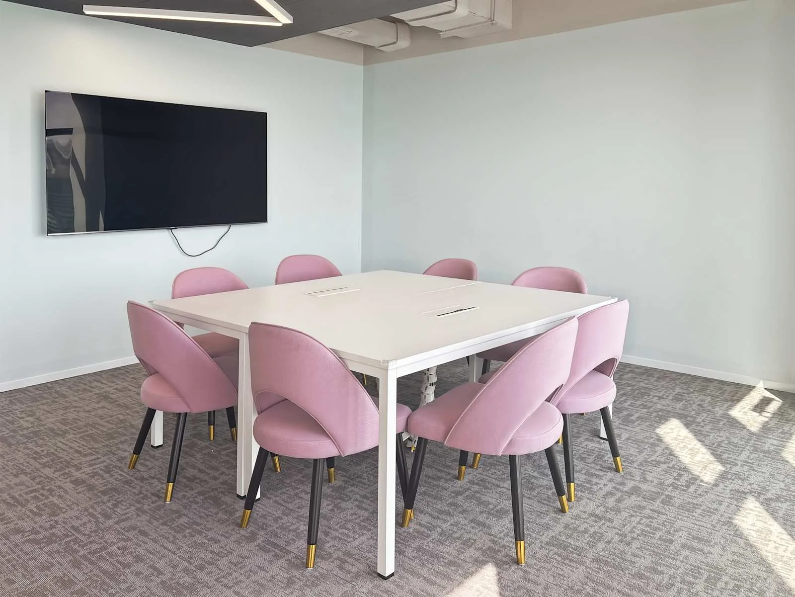 Spaces Zhuhai, Skyline Center、8人会议室、Zhuhai
