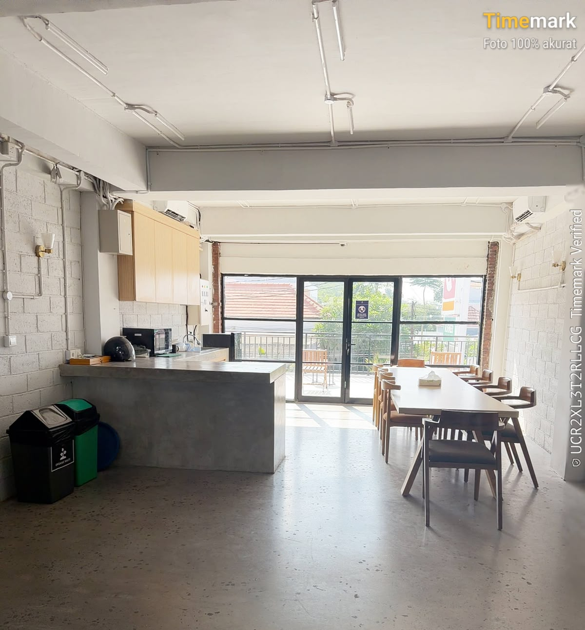 Meeting room 8 people · Private Office by Samada Worklife Canggu
