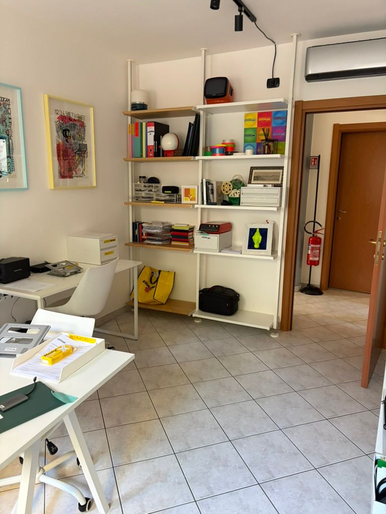 Uffici Special Glue zona Molise / Porta Vittoria, 2 stanze in ufficio privato zona Molise - Milano, Milan
