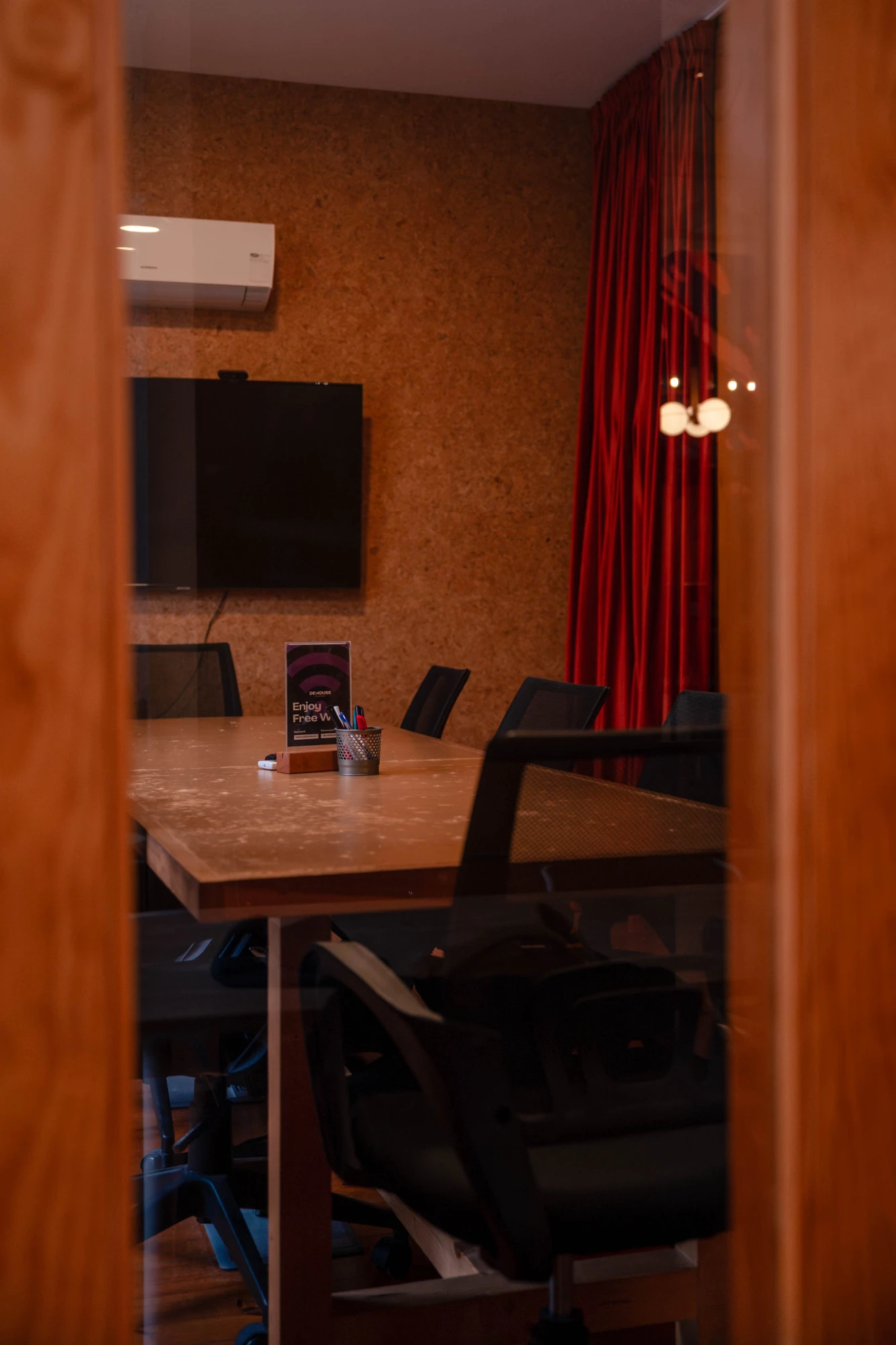 Meeting Room 10 pax — DeHouse Downtown