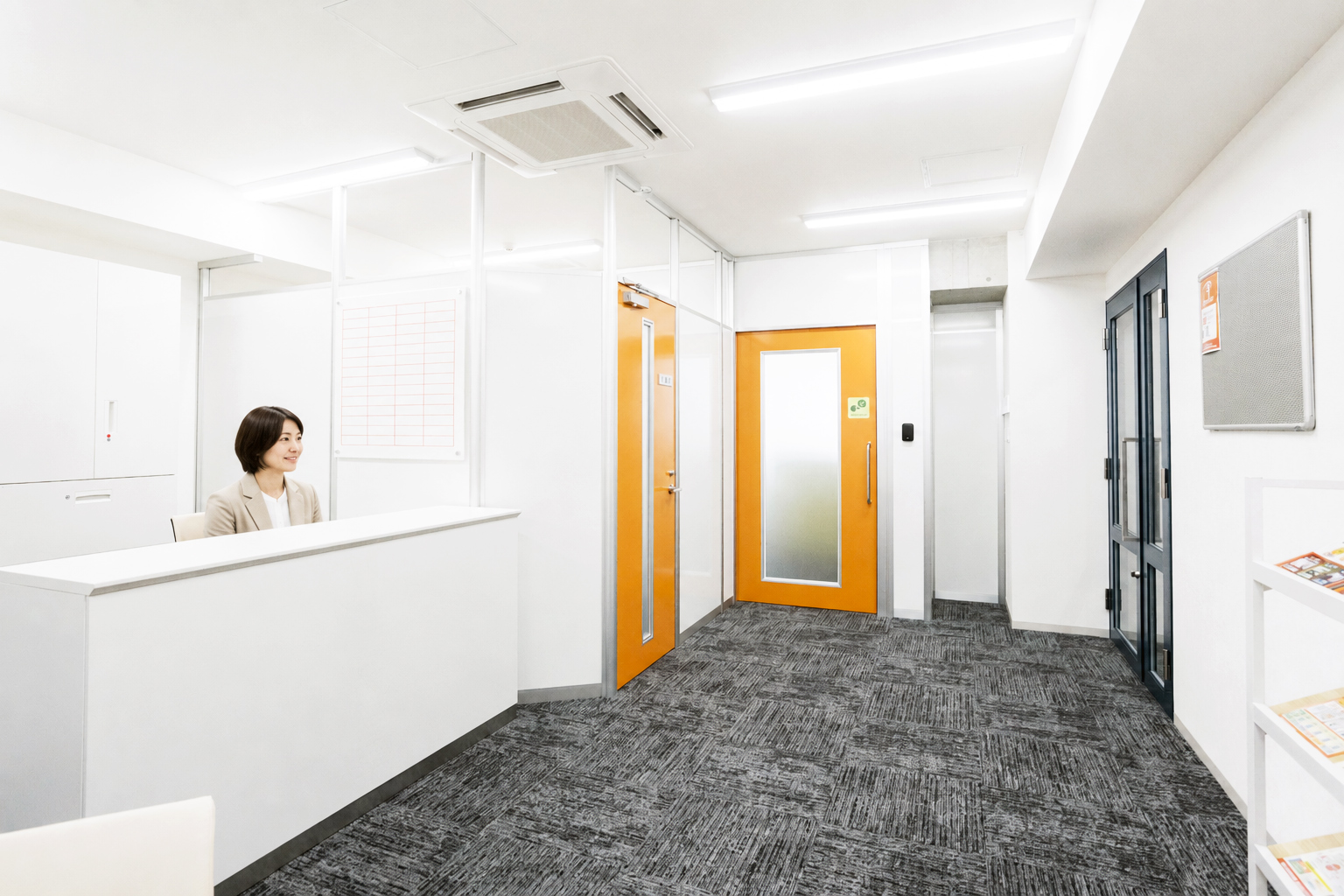 Omiyahigashiguchi　Entre salon