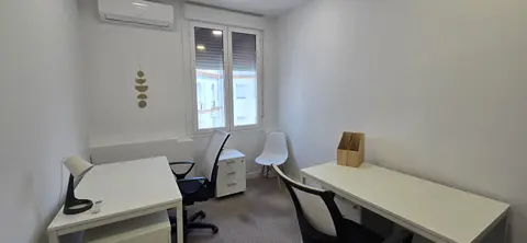 Coworking diário — Inn Offices Torre Del Oro, Seville